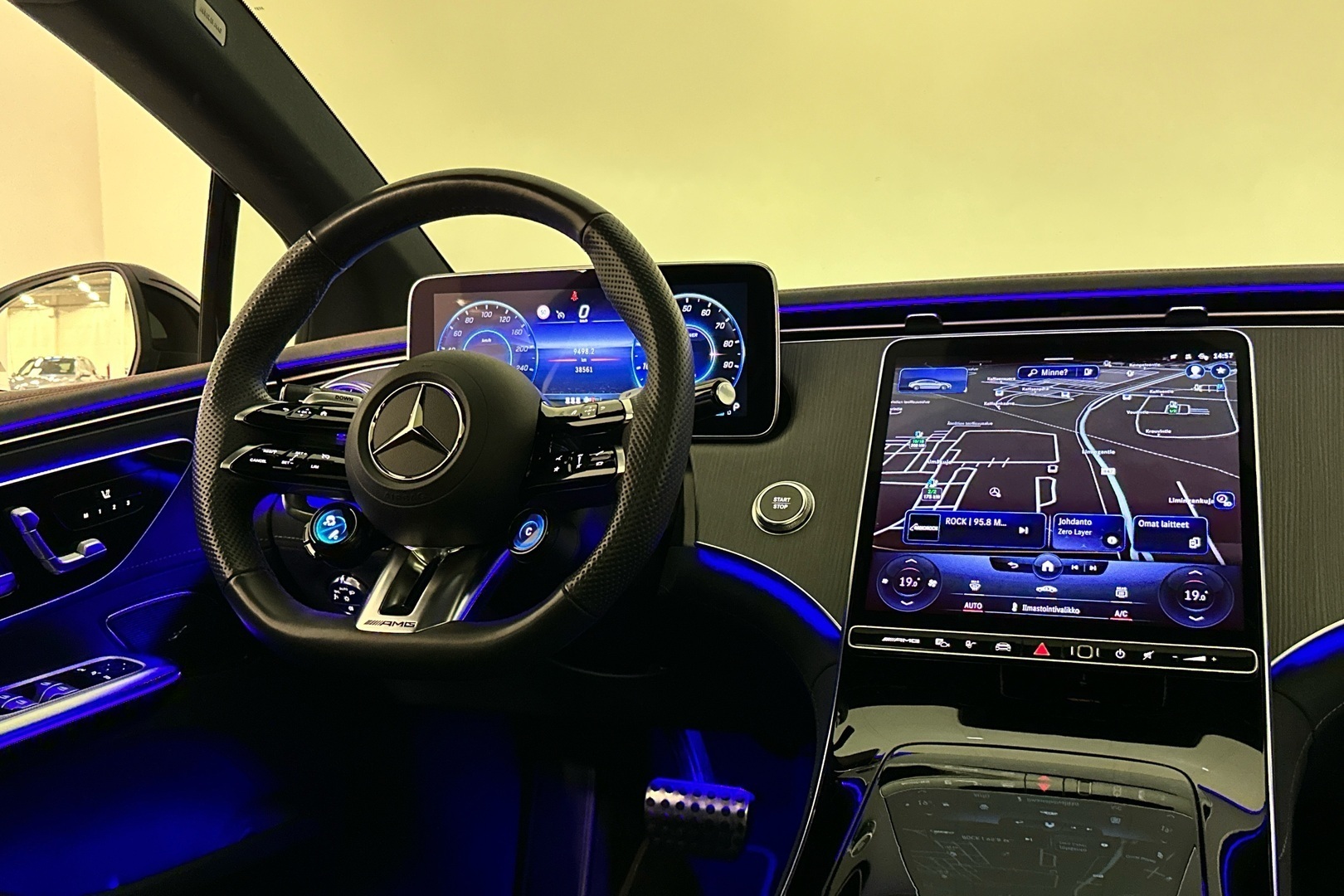 MERCEDES-BENZ EQE 2023