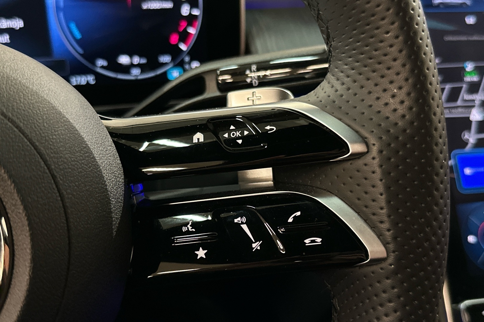 MERCEDES-BENZ GLC 2024