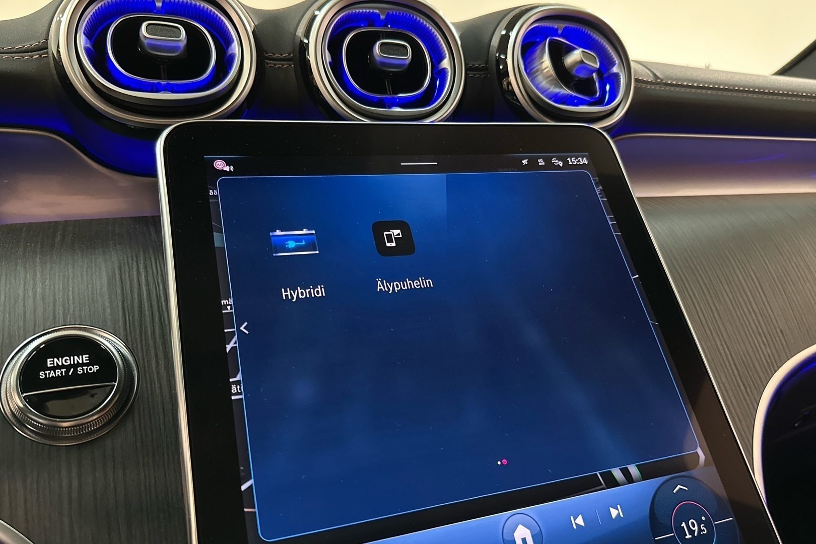 MERCEDES-BENZ GLC 2024