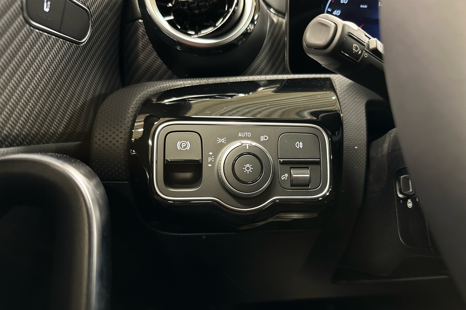 MERCEDES-BENZ CLA 2025