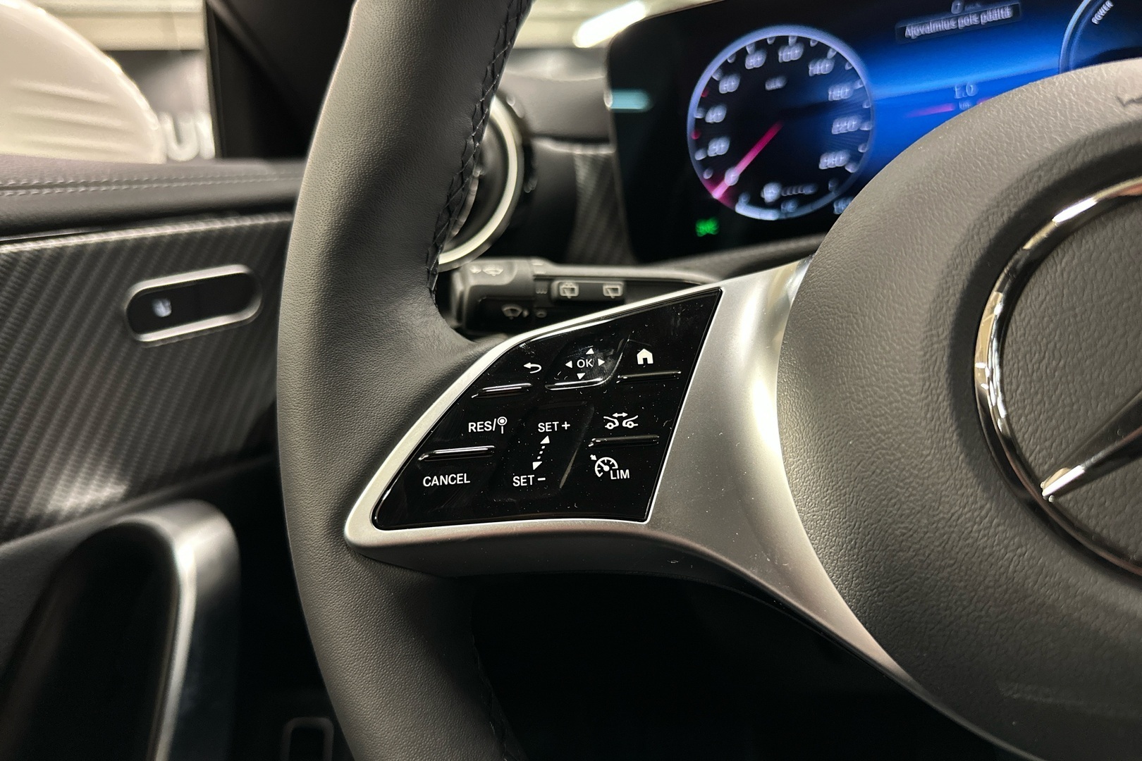 MERCEDES-BENZ CLA 2025