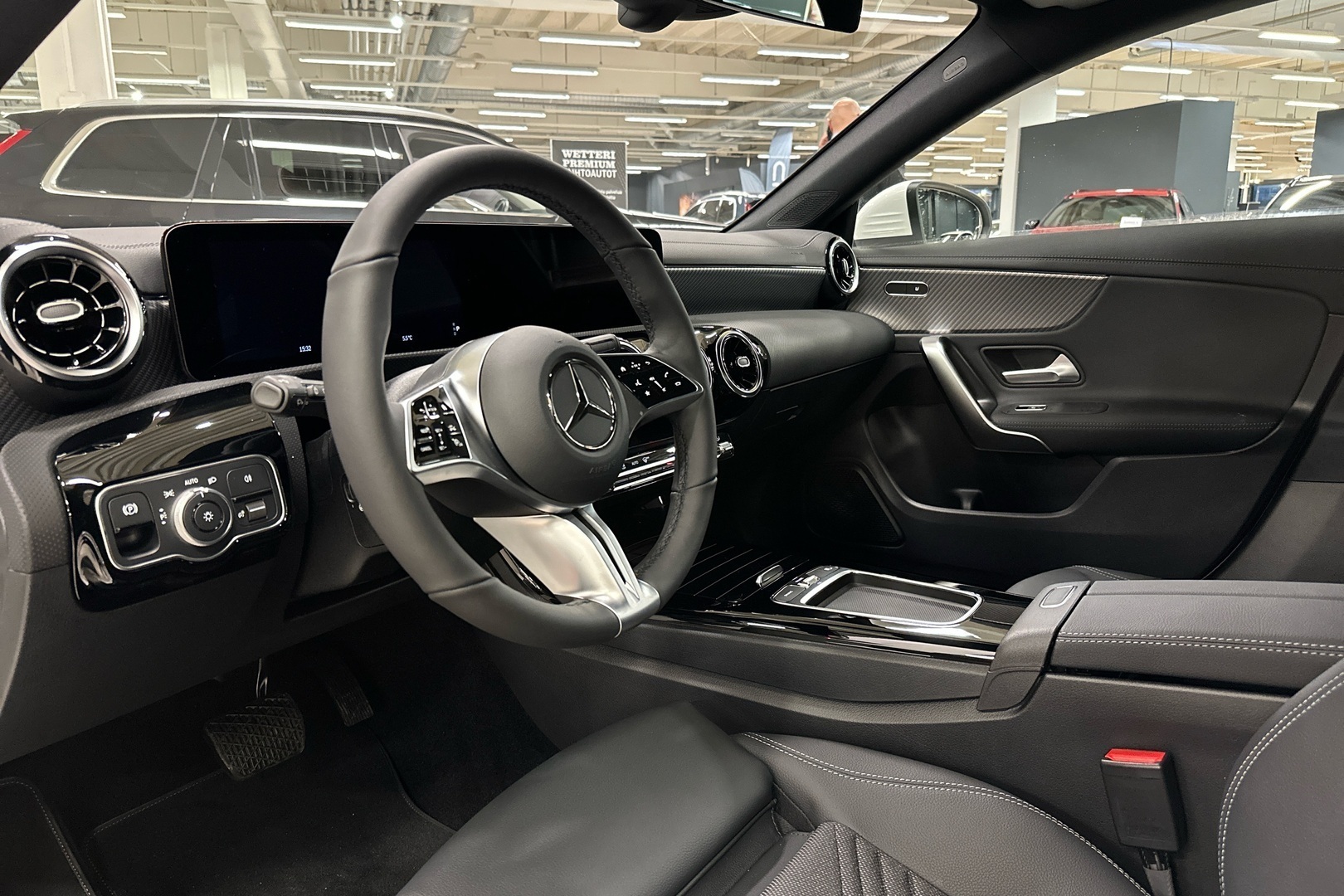 MERCEDES-BENZ CLA 2025