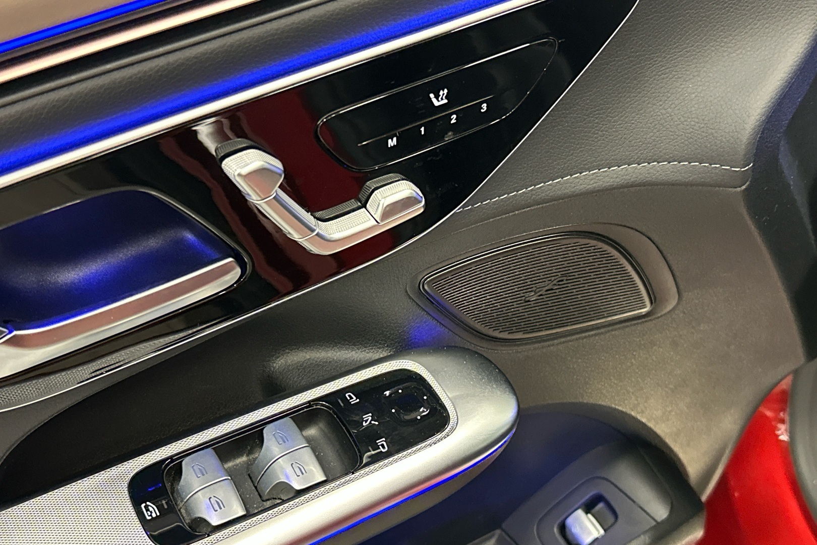 MERCEDES-BENZ EQE 2023