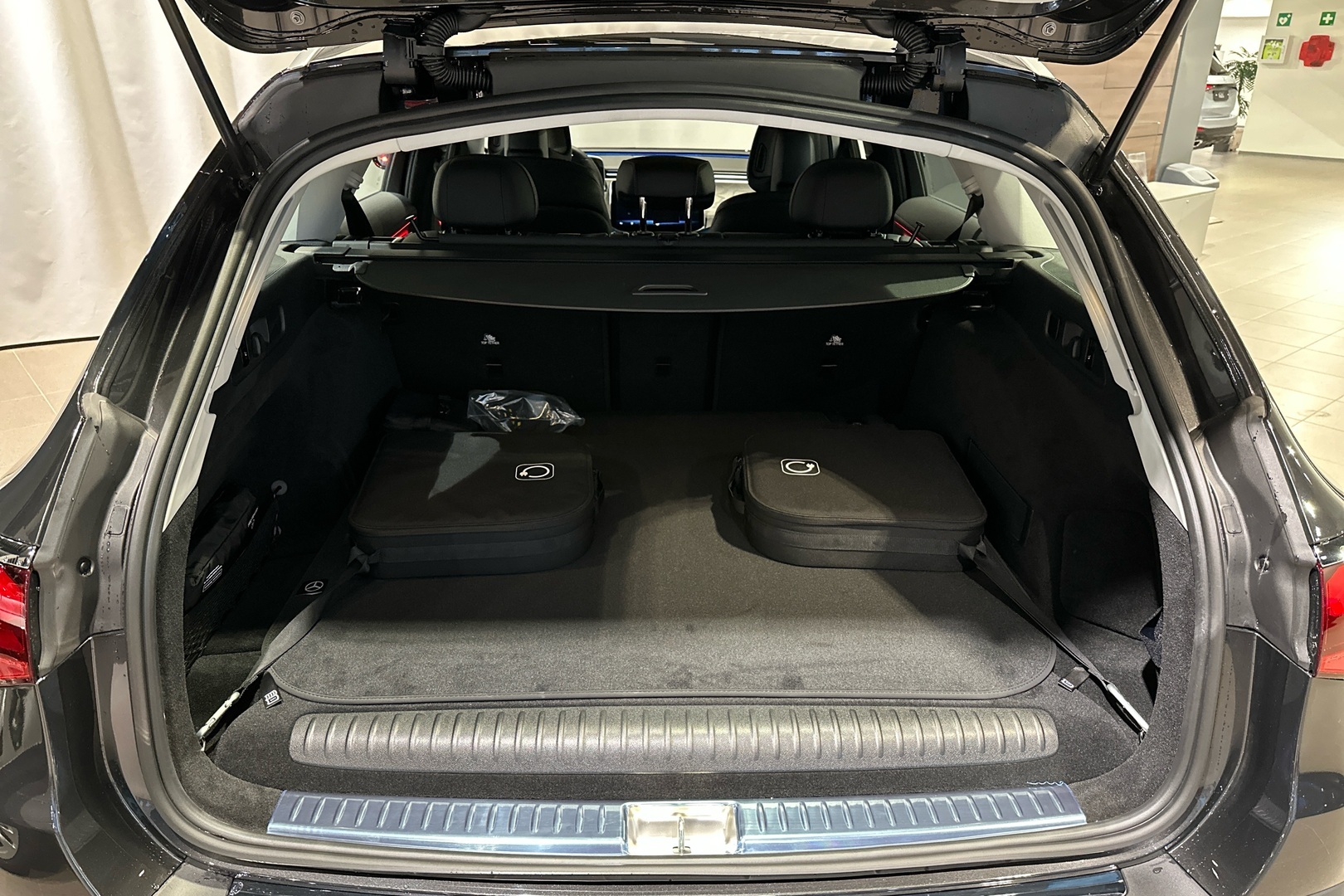 MERCEDES-BENZ E 2025