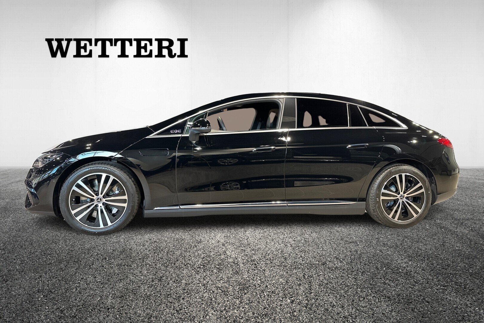 MERCEDES-BENZ EQE 2024