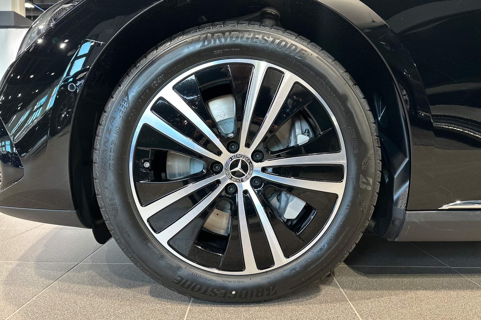 MERCEDES-BENZ EQE 2024