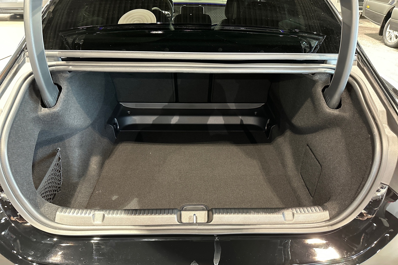 MERCEDES-BENZ EQE 2024