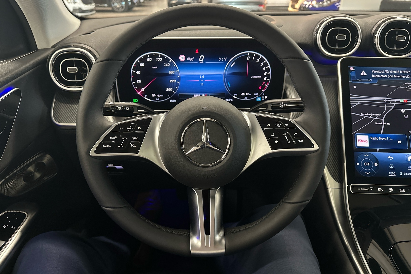 MERCEDES-BENZ GLC 2025