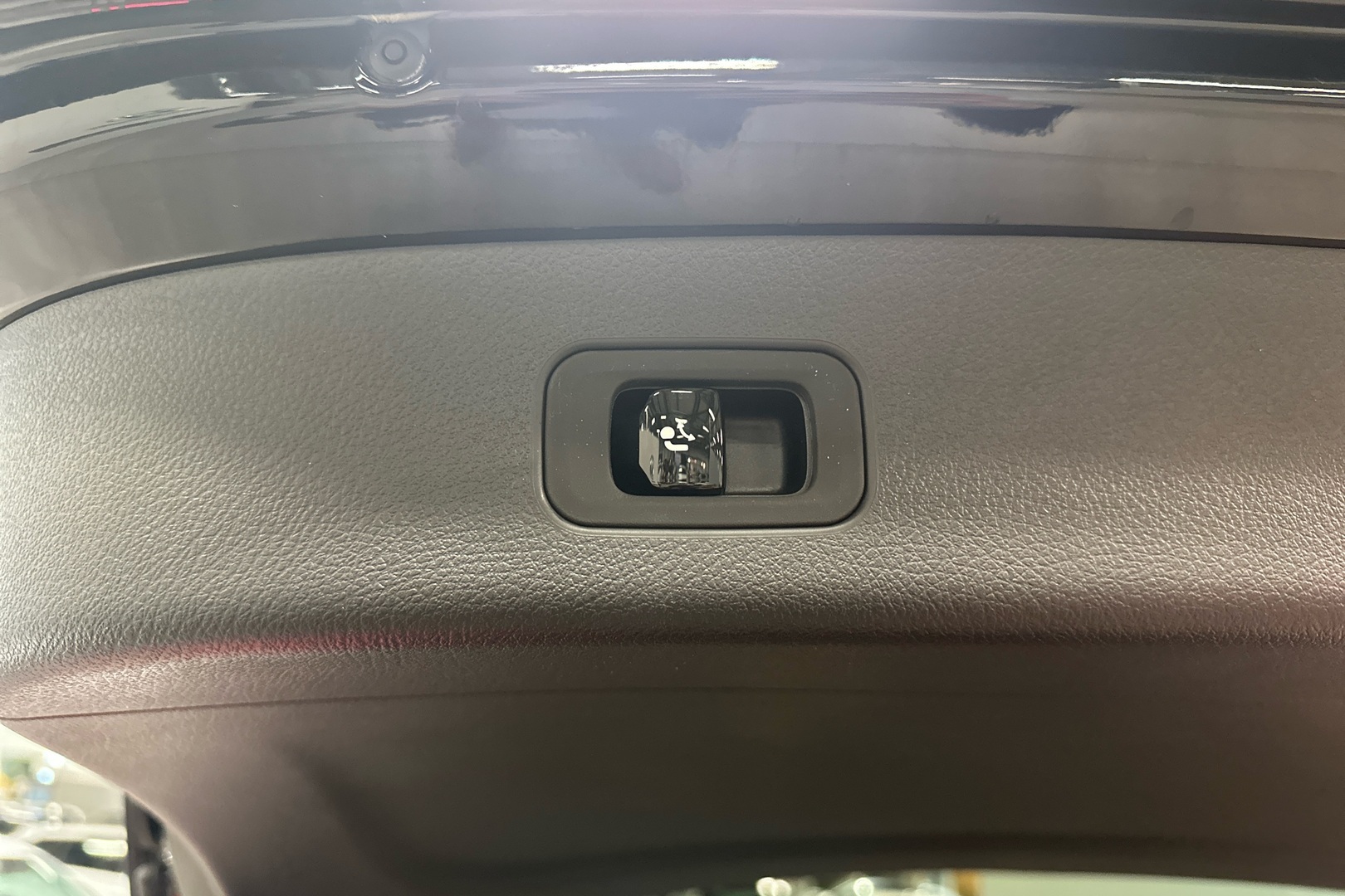 MERCEDES-BENZ GLC 2025