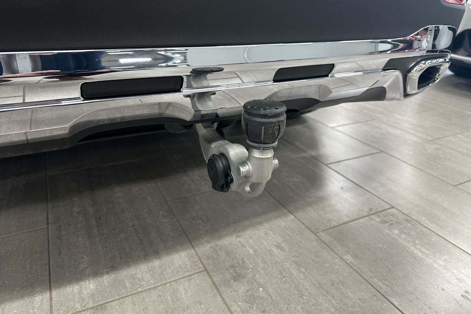 MERCEDES-BENZ GLC 2025