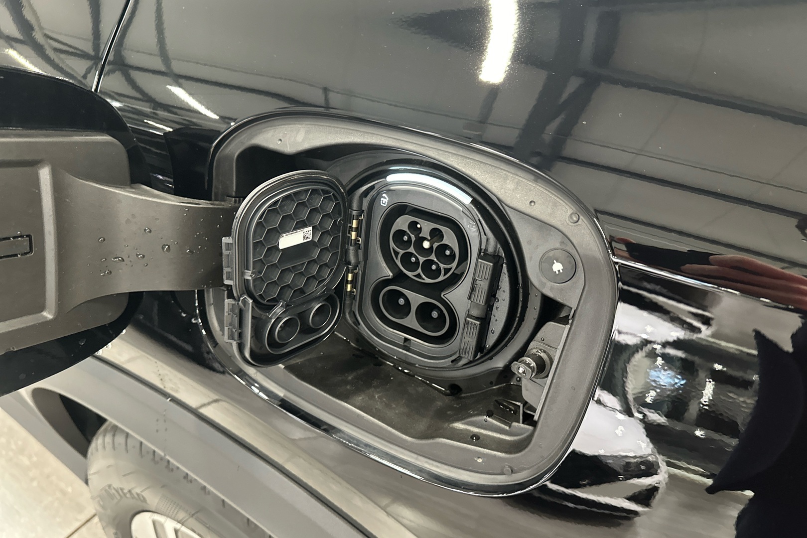 MERCEDES-BENZ GLC 2025