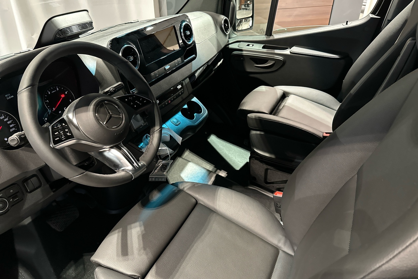 MERCEDES-BENZ Sprinter 2025