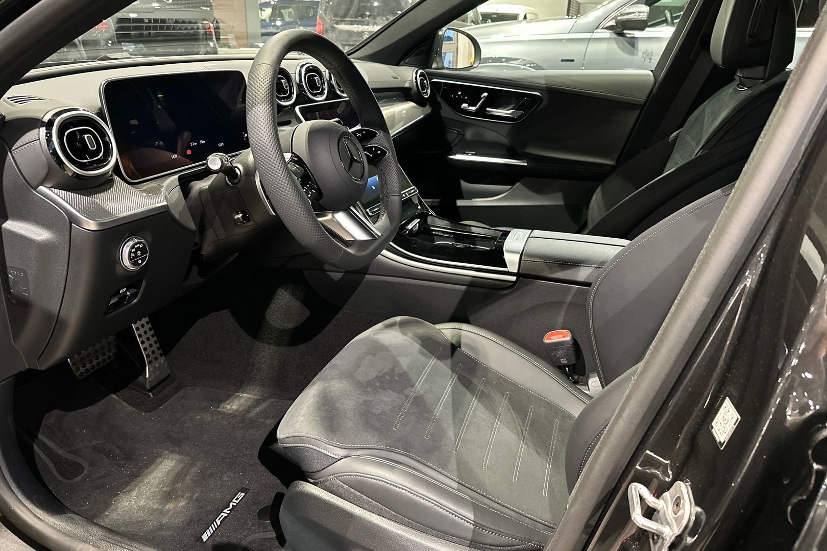 MERCEDES-BENZ C 2024