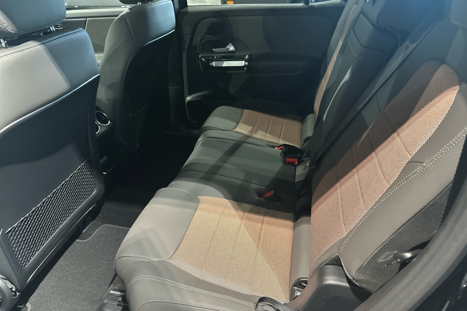 MERCEDES-BENZ EQB 2025