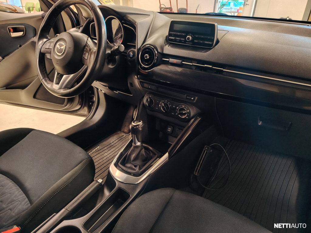 Mazda 2 2017