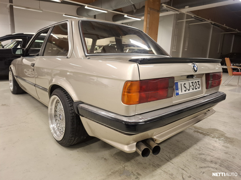 BMW 325 1986