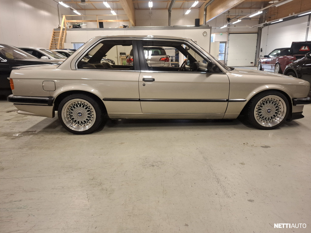 BMW 325 1986