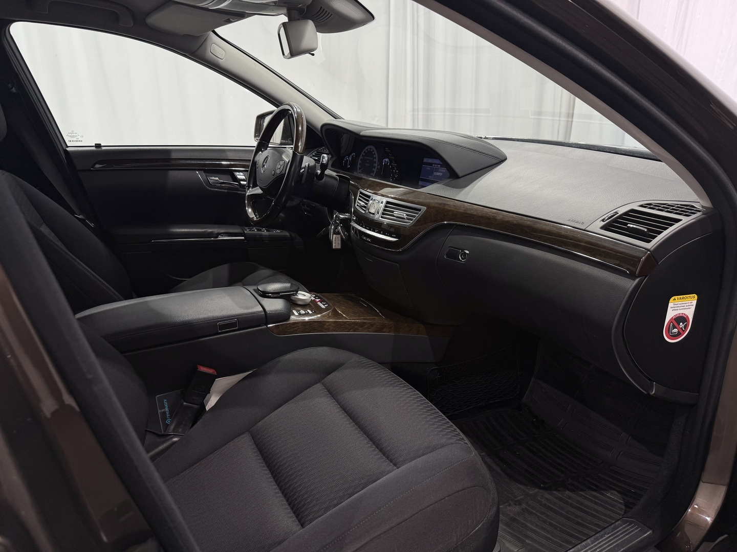 MERCEDES-BENZ S 2010