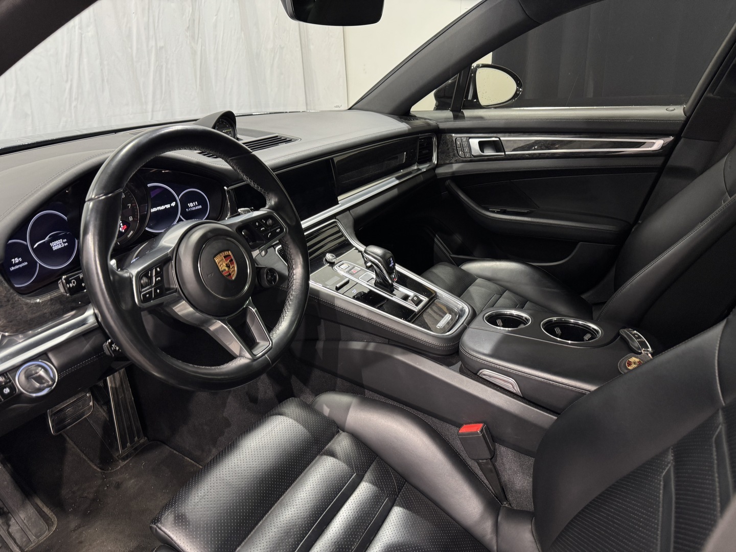 PORSCHE Panamera 2017