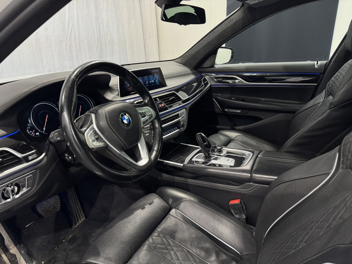 BMW 730 2016