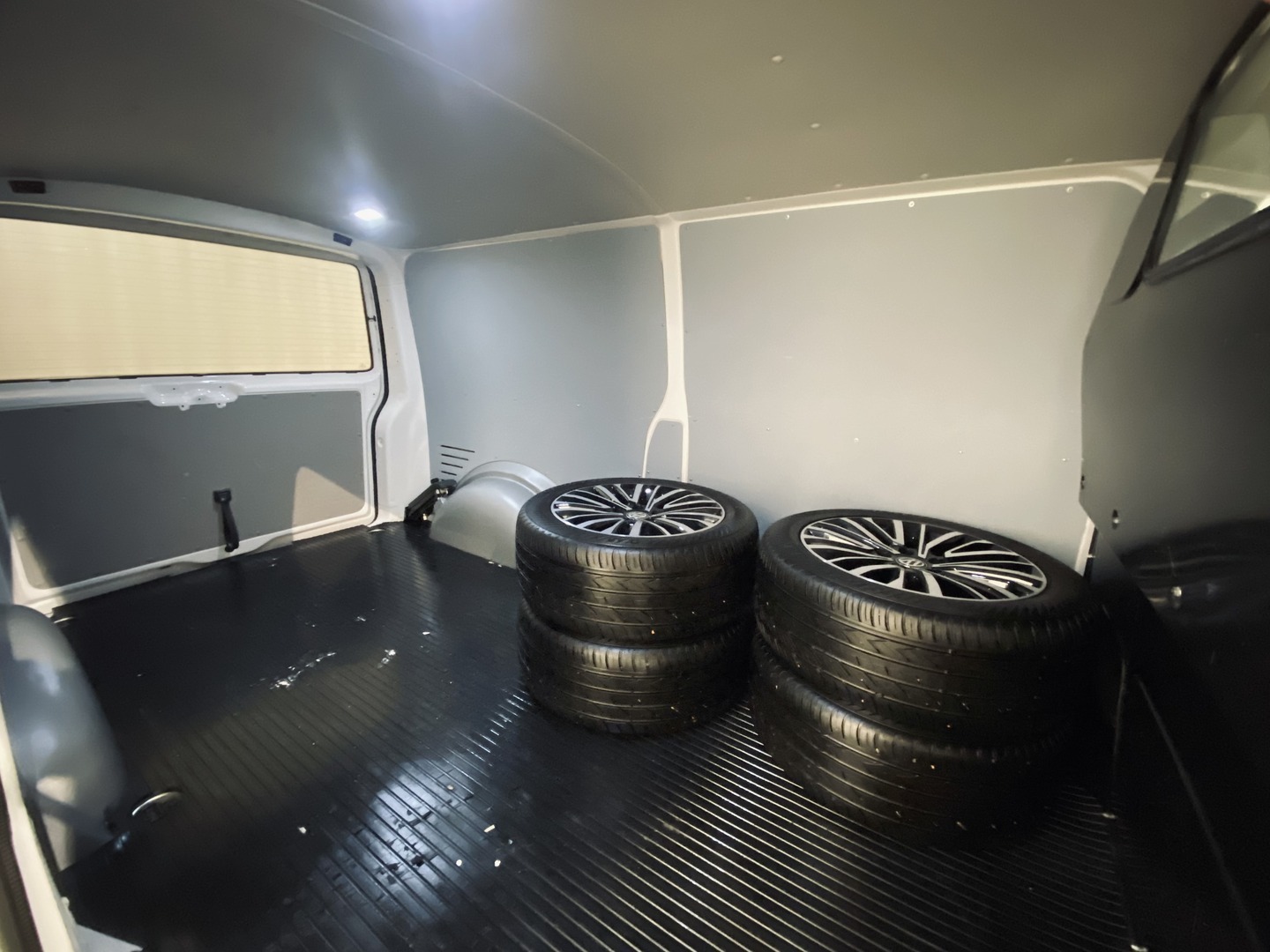 VOLKSWAGEN Transporter 2018