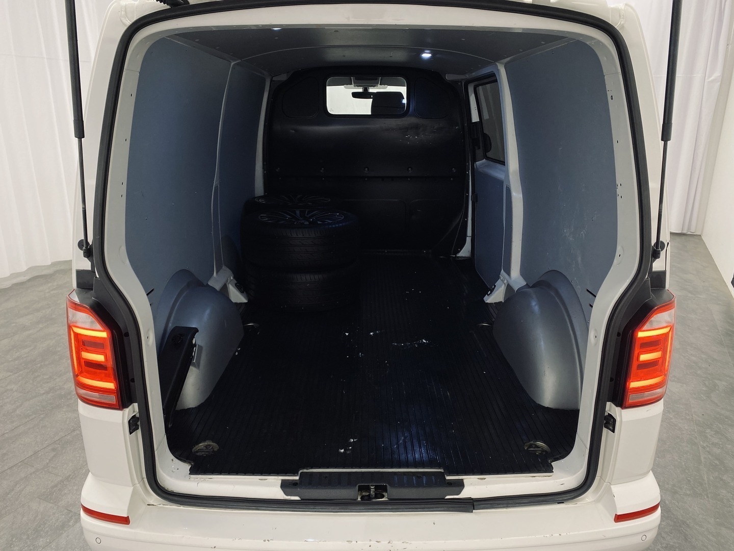 VOLKSWAGEN Transporter 2018