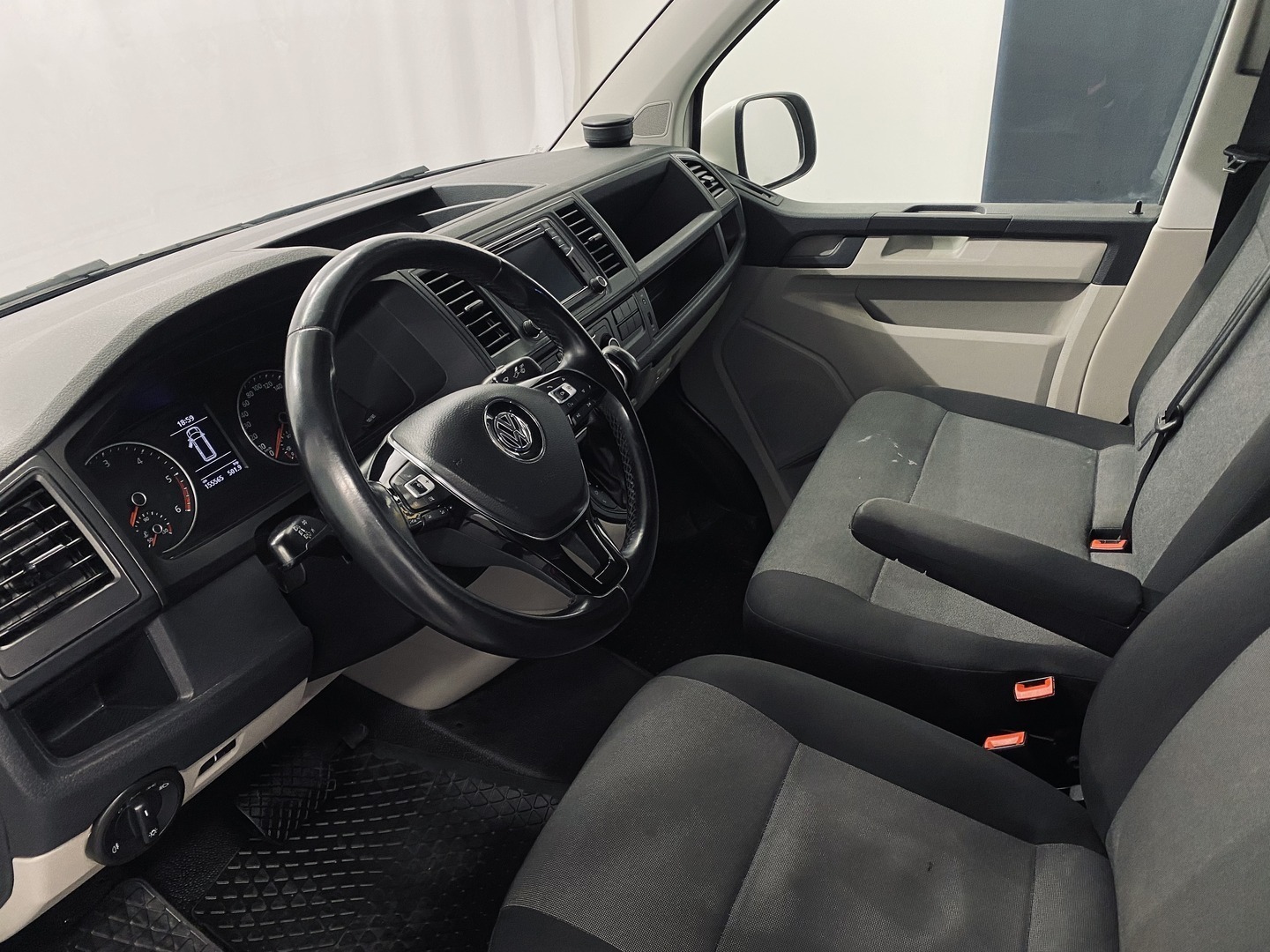 VOLKSWAGEN Transporter 2018