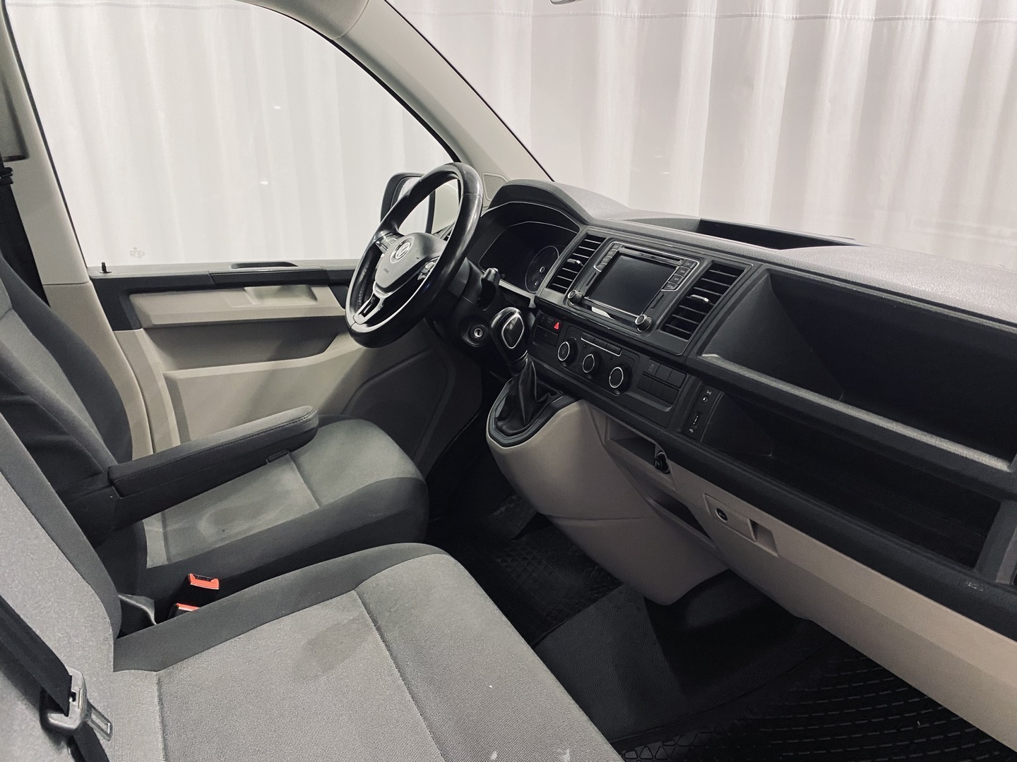 VOLKSWAGEN Transporter 2018