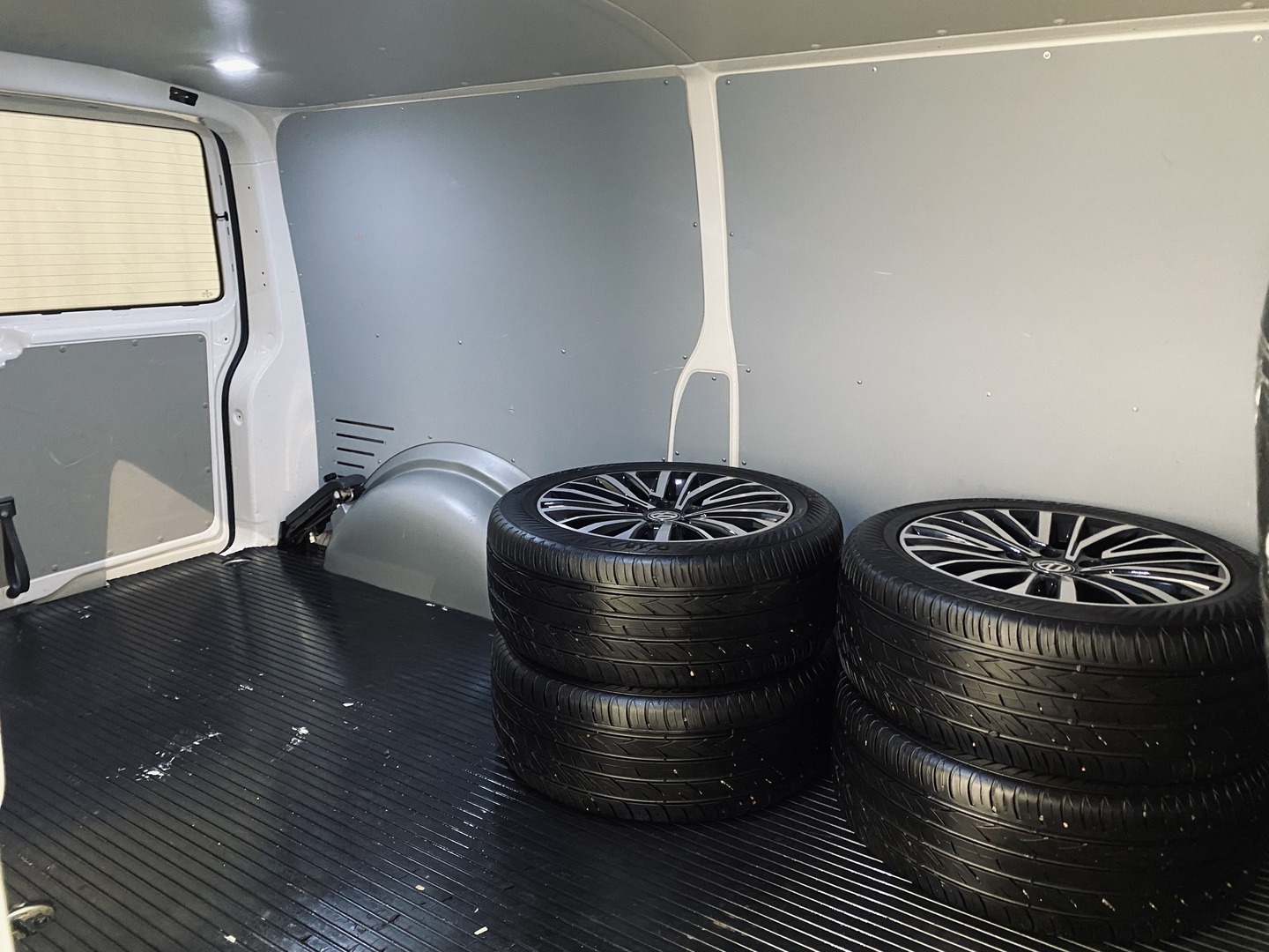 VOLKSWAGEN Transporter 2018