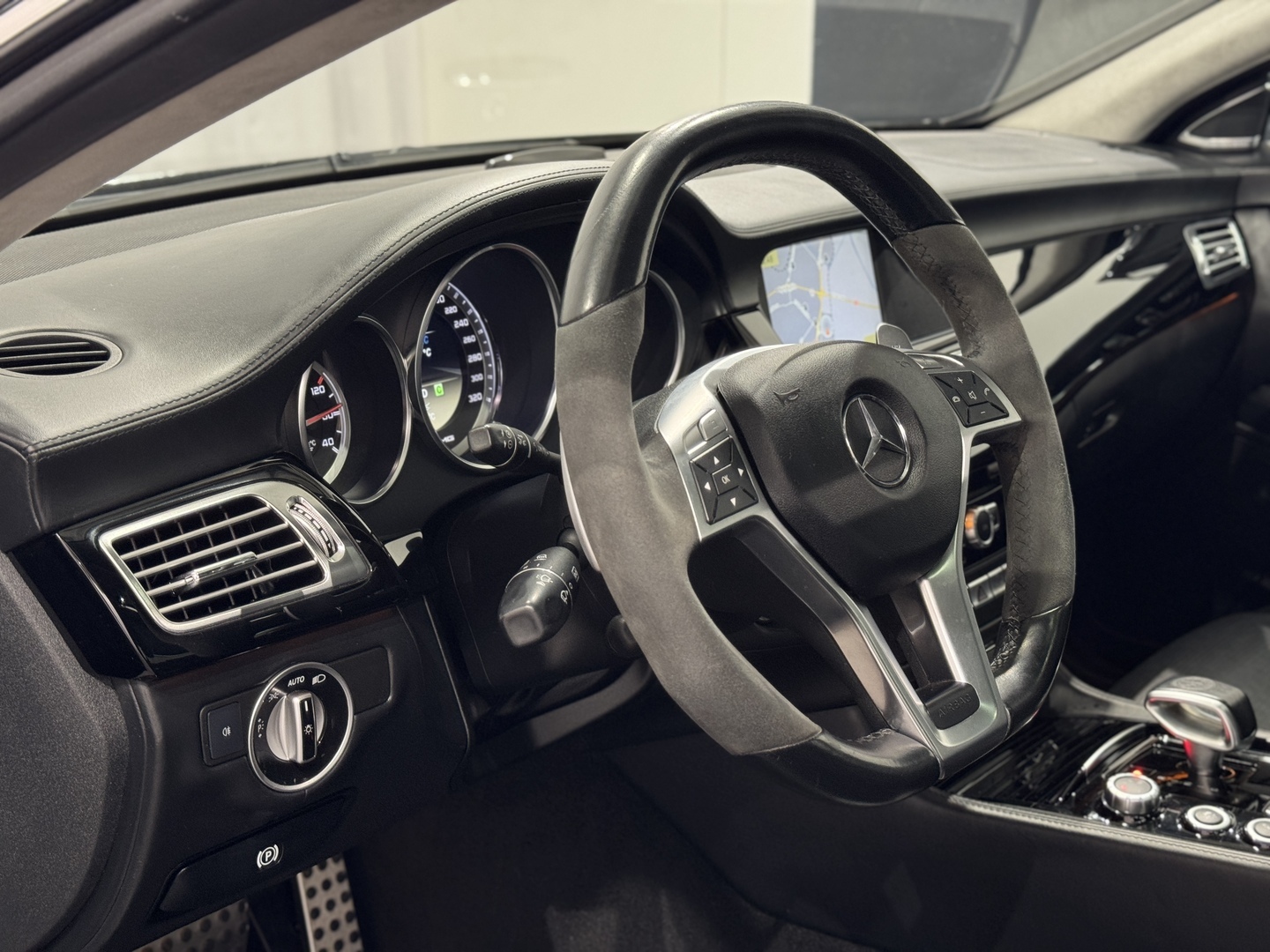 MERCEDES-BENZ CLS 63 AMG 2011