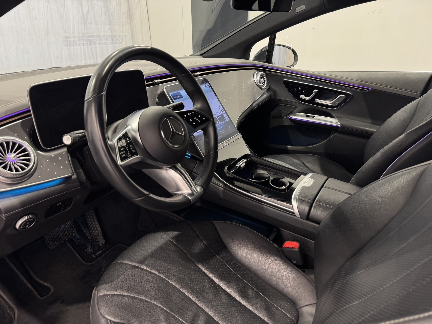 MERCEDES-BENZ EQE 2023