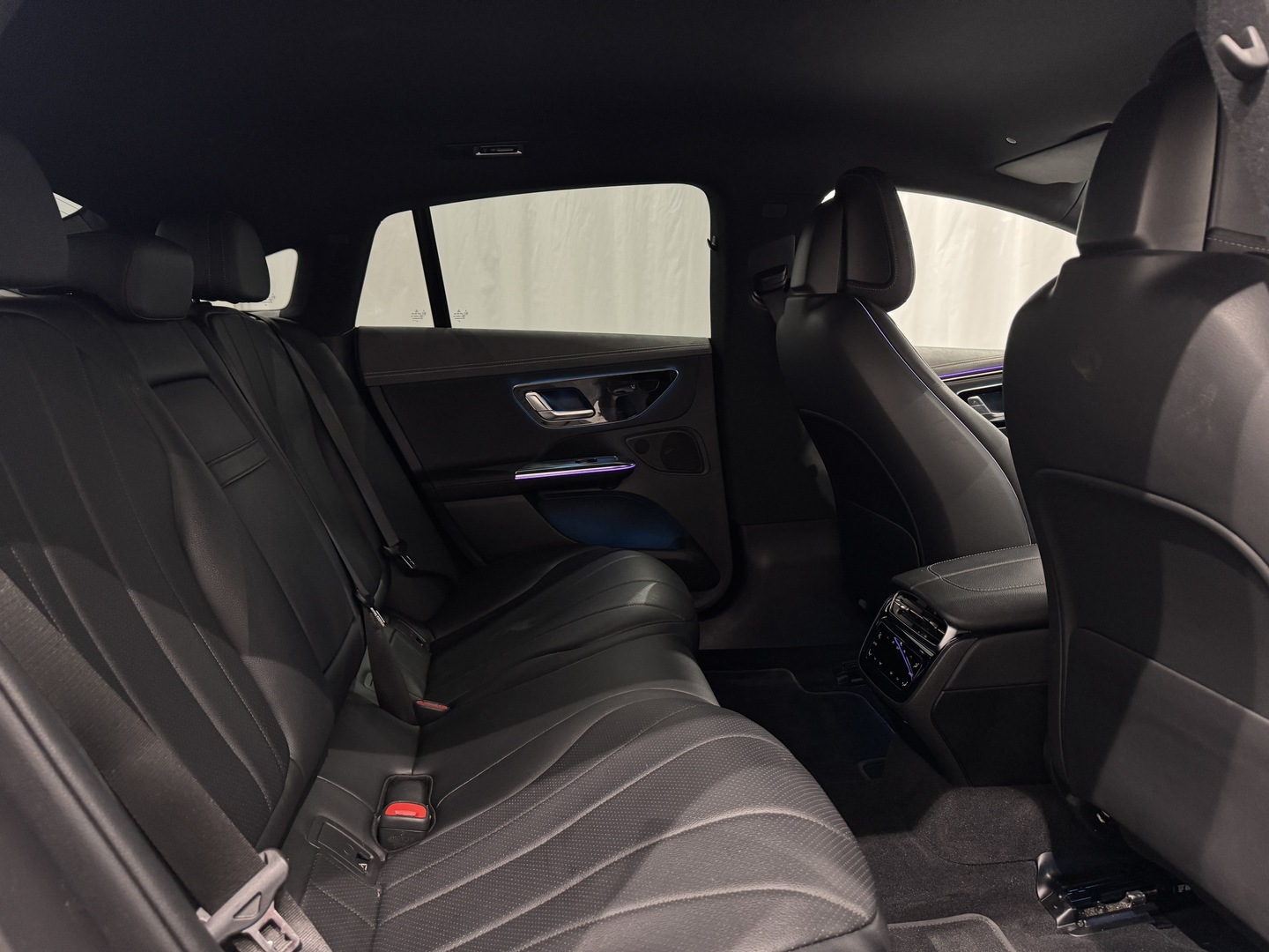 MERCEDES-BENZ EQE 2023