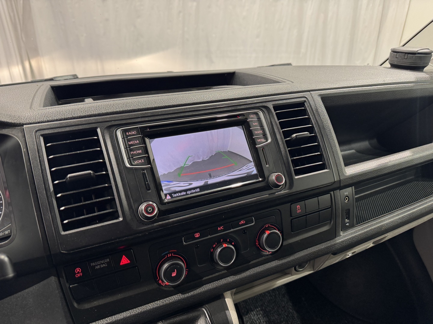 VOLKSWAGEN Transporter 2016