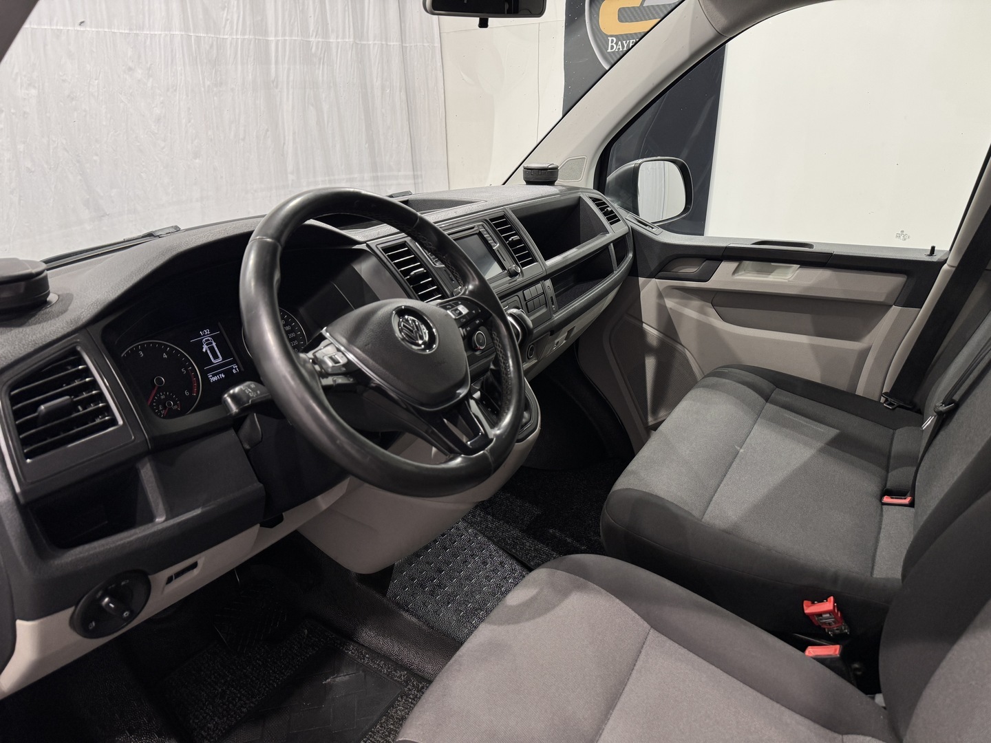 VOLKSWAGEN Transporter 2016