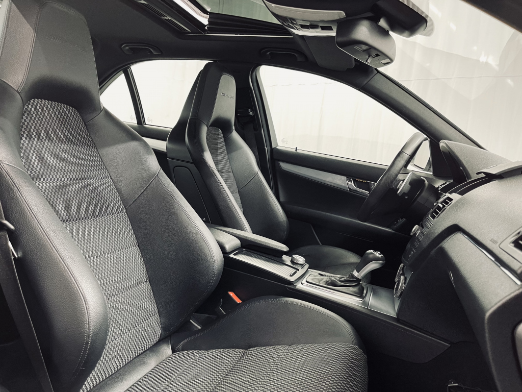 MERCEDES-BENZ C 63 AMG 2008