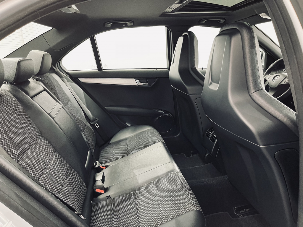 MERCEDES-BENZ C 63 AMG 2008