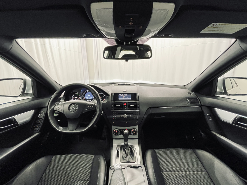 MERCEDES-BENZ C 63 AMG 2008