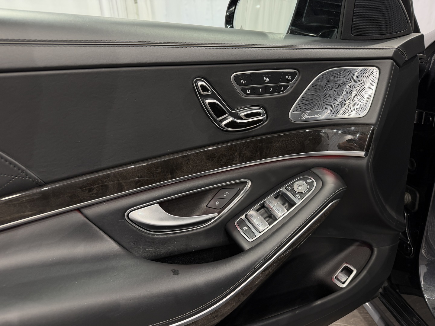 MERCEDES-BENZ S 8