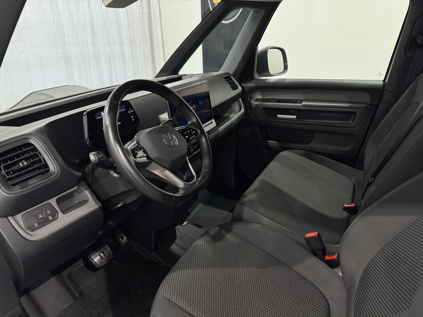 VOLKSWAGEN ID. BUZZ CARGO 4