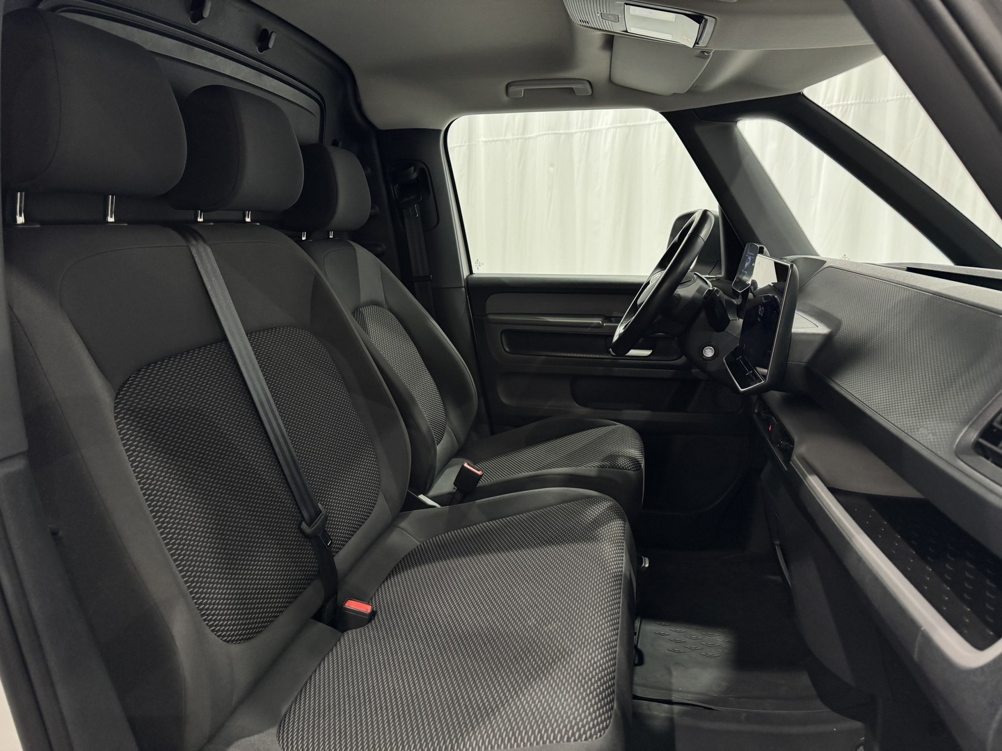 VOLKSWAGEN ID. BUZZ CARGO 6
