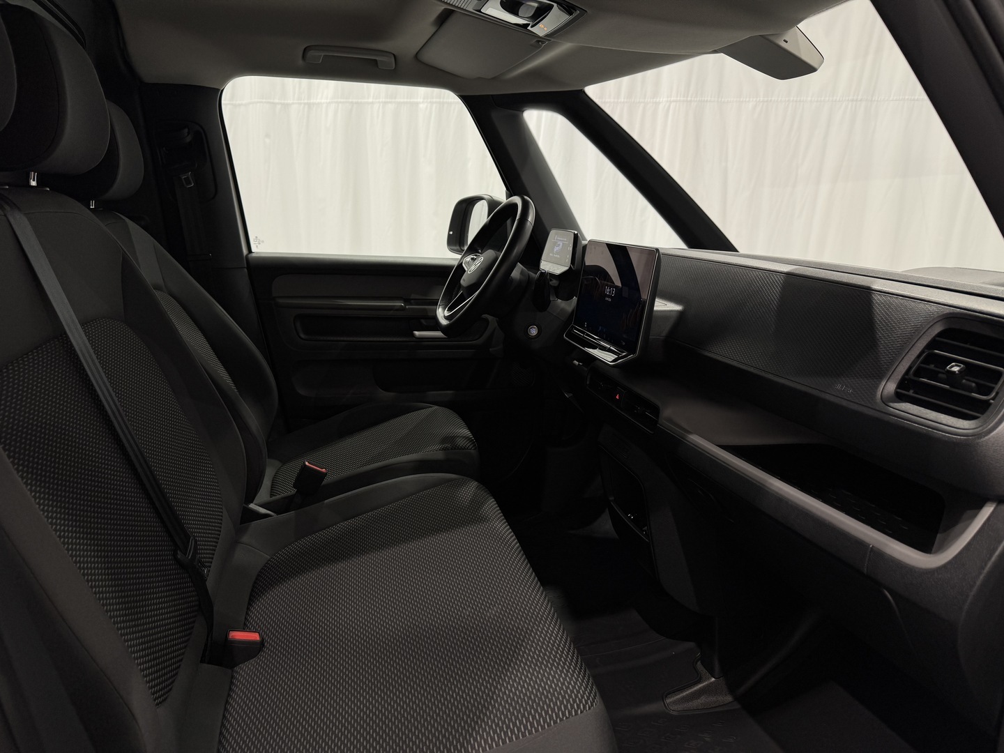 VOLKSWAGEN ID. BUZZ CARGO 7