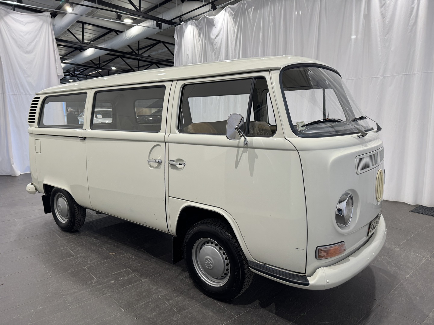 VOLKSWAGEN KOMBIWAGEN 1972