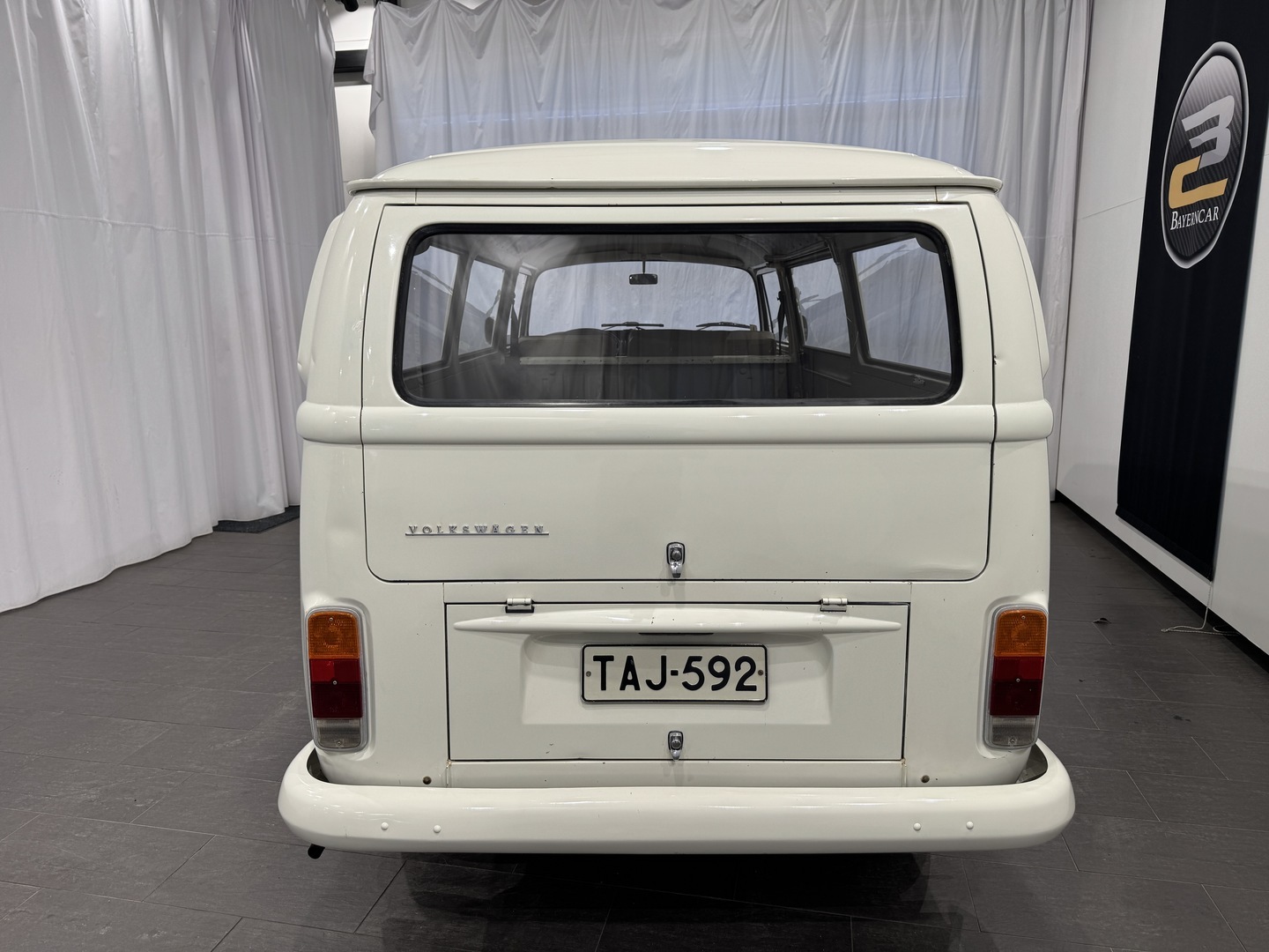 VOLKSWAGEN KOMBIWAGEN 1972