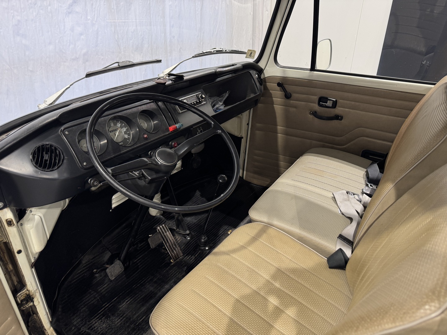 VOLKSWAGEN KOMBIWAGEN 1972