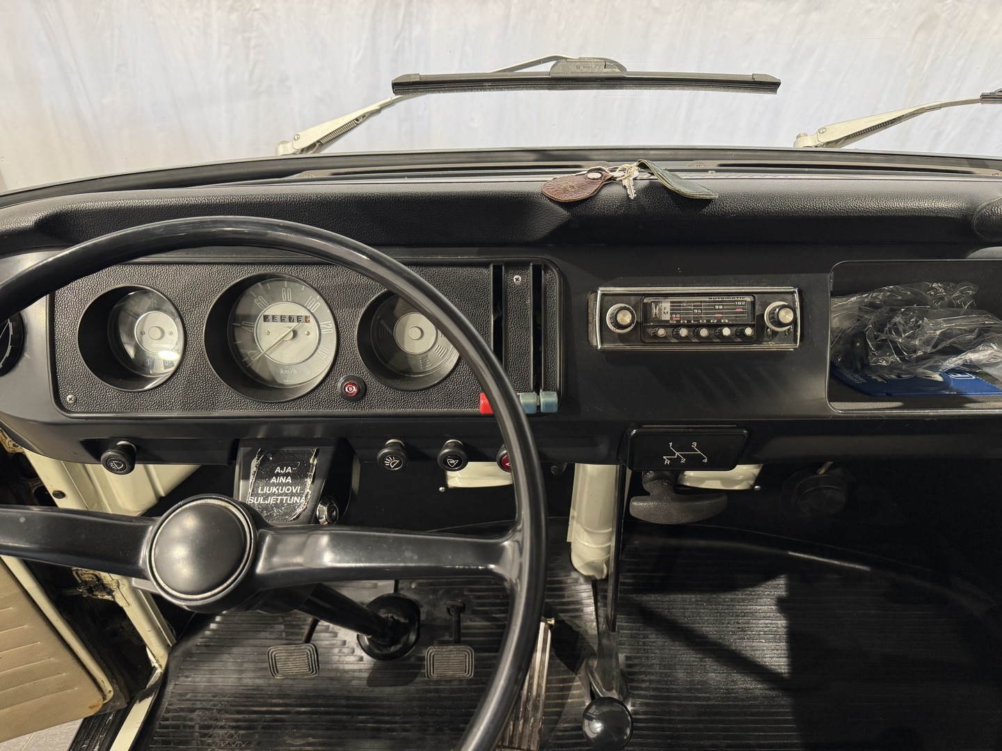 VOLKSWAGEN KOMBIWAGEN 1972