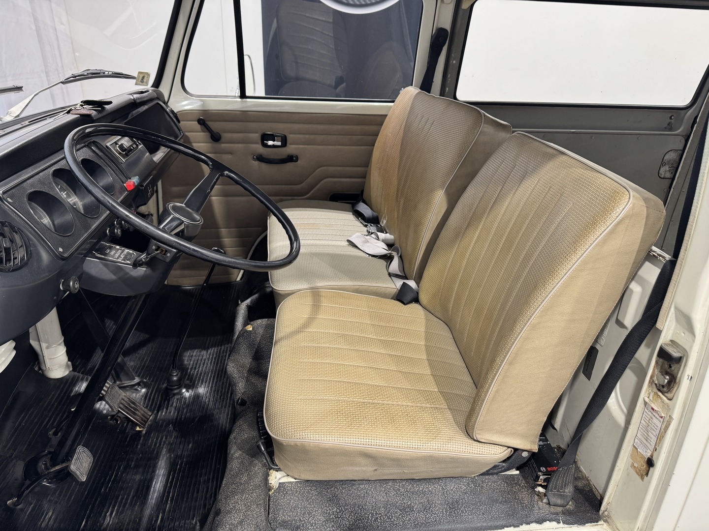 VOLKSWAGEN KOMBIWAGEN 1972