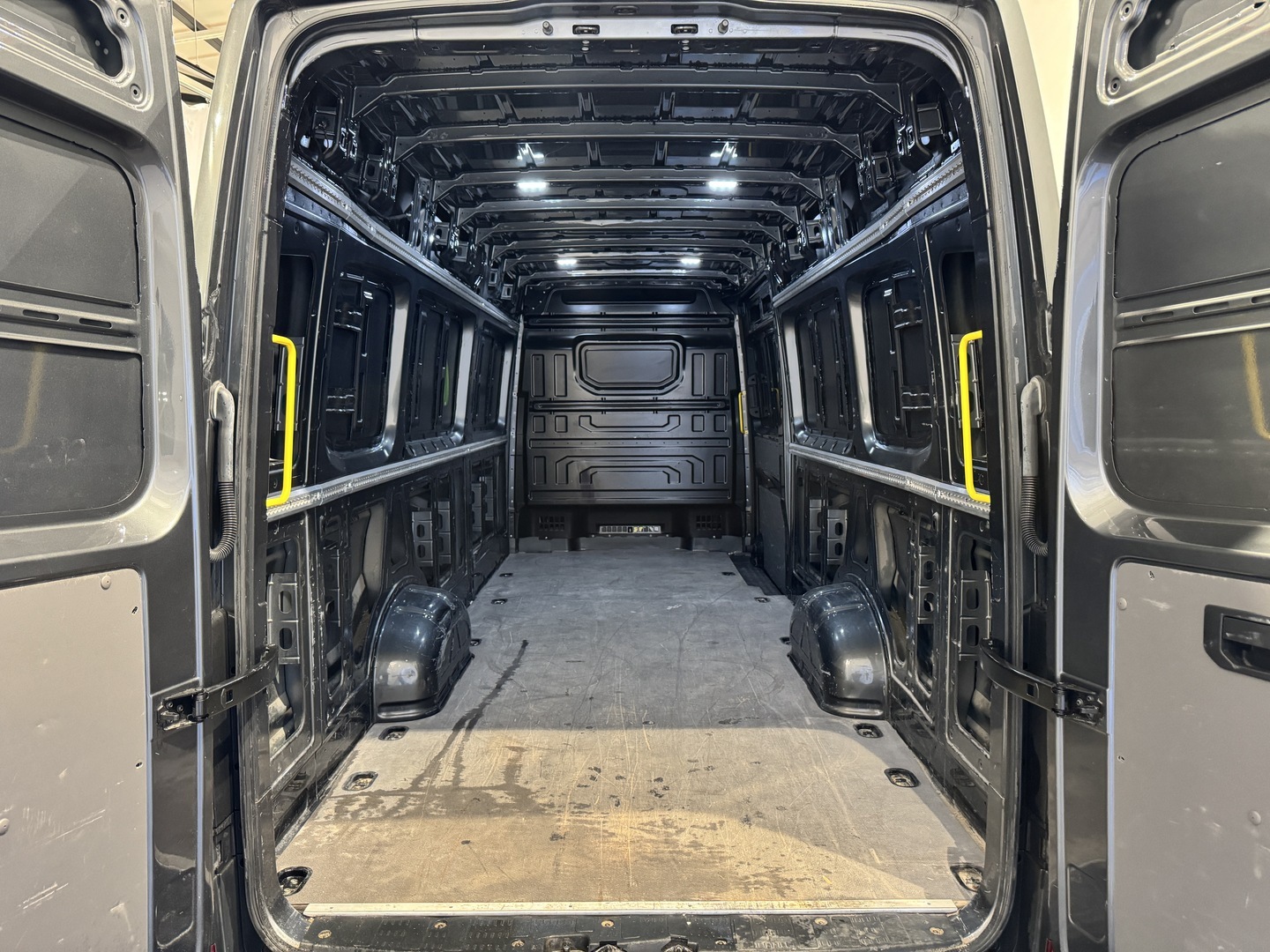 VOLKSWAGEN Crafter 14