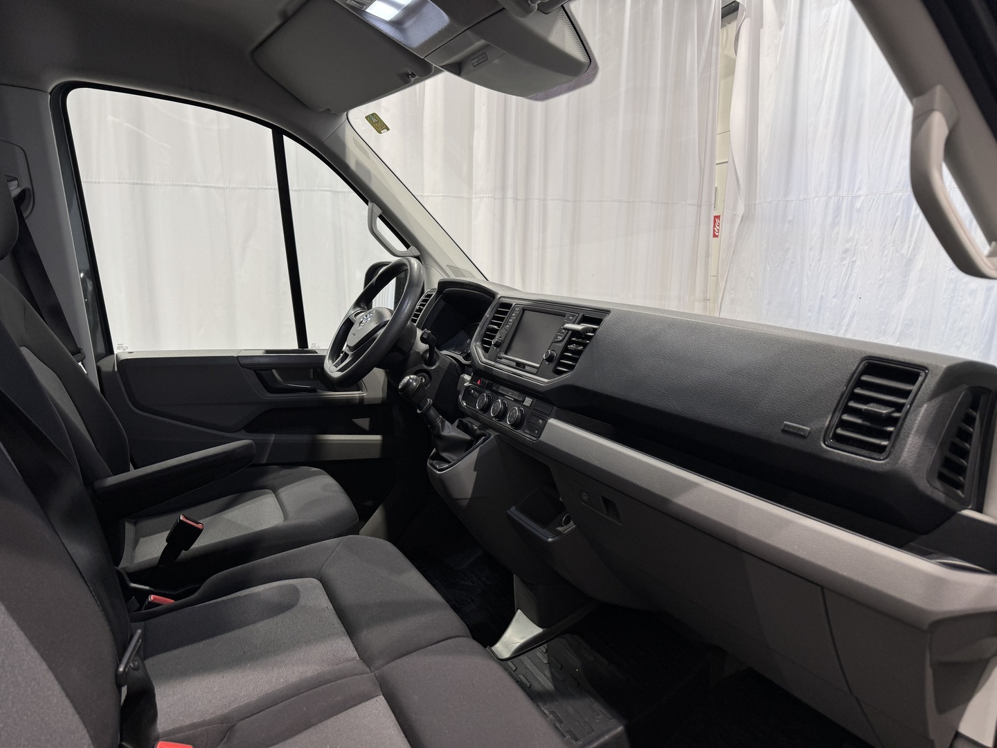 VOLKSWAGEN Crafter 7