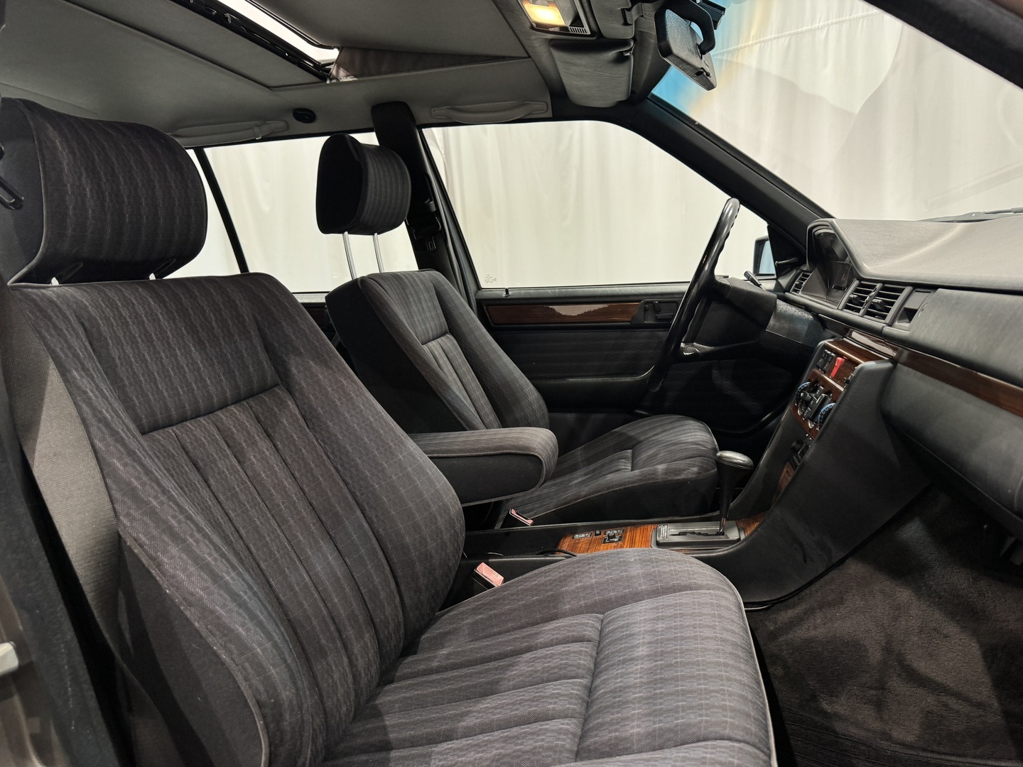 MERCEDES-BENZ 300 10