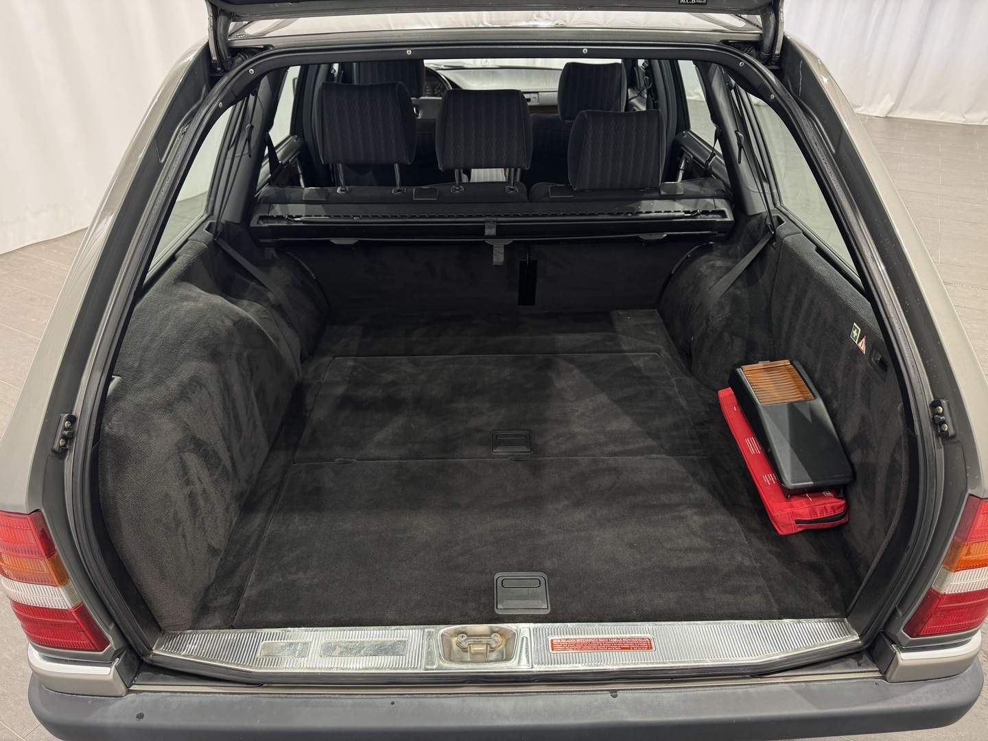 MERCEDES-BENZ 300 12